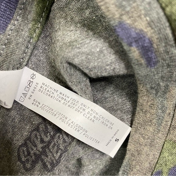 Squatting Things T-Shirt Women's Small Camo Gym Workout Funny Humor Cotton Blend - Picture 3 of 6